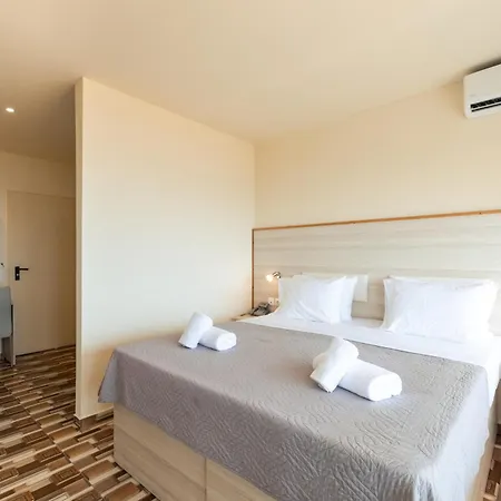 Aqua Sun Village Szálloda Kutulufári