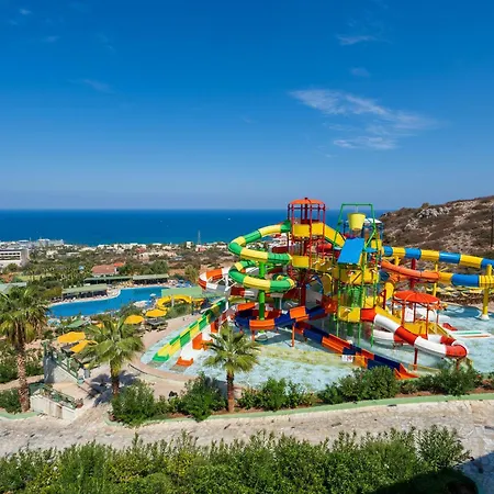 Aqua Sun Village Hotel 4*
