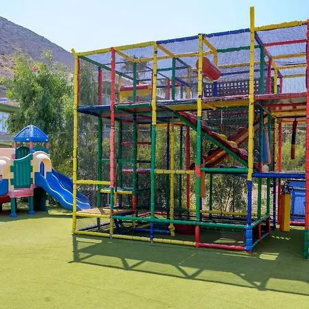 Szálloda Aqua Sun Village 4*
