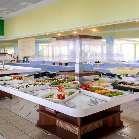 Szálloda Aqua Sun Village Kutulufári