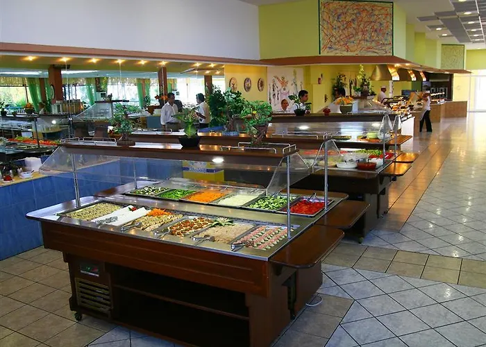 Hotel Aqua Sun Village 4*