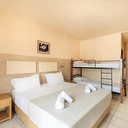 Aqua Sun Village ホテル 4*