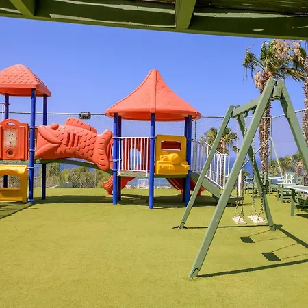 Aqua Sun Village ホテル 4*