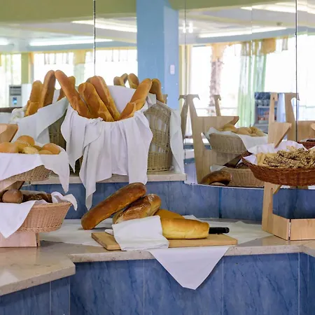 Aqua Sun Village 4* 考陶洛法里