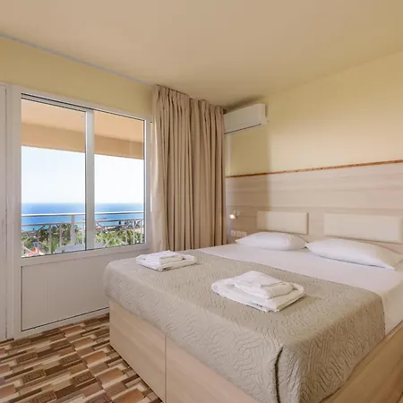 Hotel Aqua Sun Village