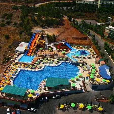 Aqua Sun Village ホテル ヘルソニソス