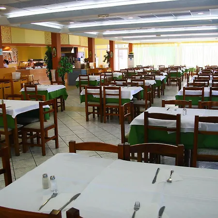 Aqua Sun Village 酒店 考陶洛法里