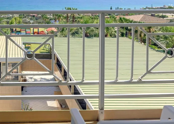 Aqua Sun Village Готель 4*